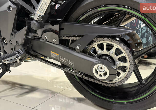 Черный Кавасаки Z 1000SX, объемом двигателя 1 л и пробегом 7 тыс. км за 16000 $, фото 14 на Automoto.ua