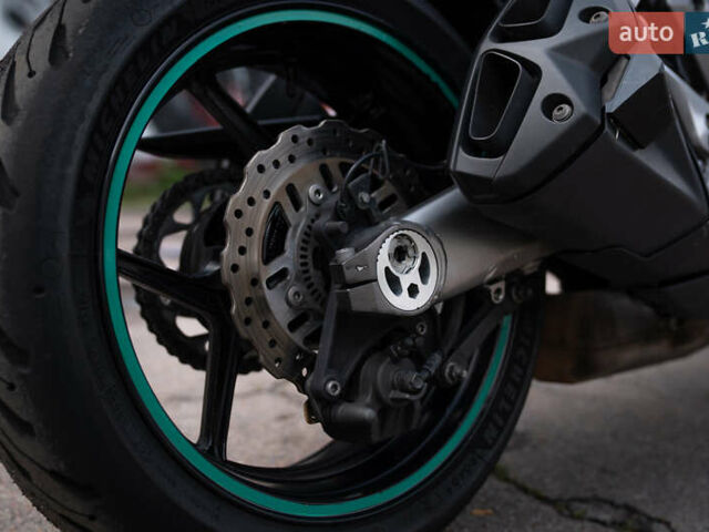 Кавасакі Z 1000SX, об'ємом двигуна 0 л та пробігом 26 тис. км за 8300 $, фото 7 на Automoto.ua