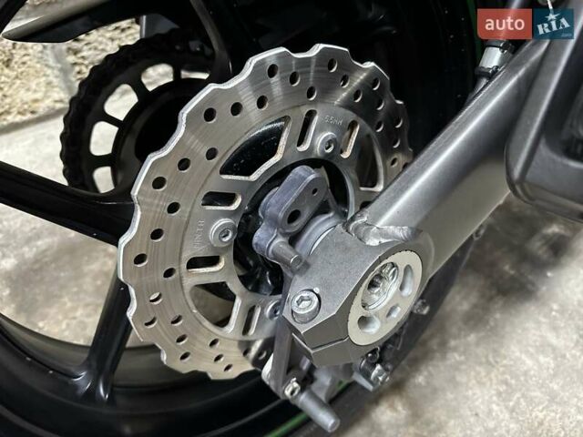 Кавасаки Z 1000SX, объемом двигателя 0 л и пробегом 12 тыс. км за 8900 $, фото 3 на Automoto.ua