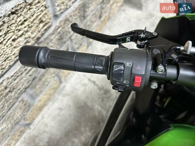 Кавасаки Z 1000SX, объемом двигателя 0 л и пробегом 12 тыс. км за 8900 $, фото 7 на Automoto.ua