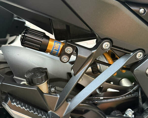 Кавасаки Z 1000SX, объемом двигателя 1 л и пробегом 22 тыс. км за 10800 $, фото 7 на Automoto.ua