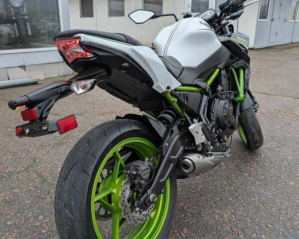 Білий Кавасакі Z 650, об'ємом двигуна 0.65 л та пробігом 7 тис. км за 7299 $, фото 5 на Automoto.ua