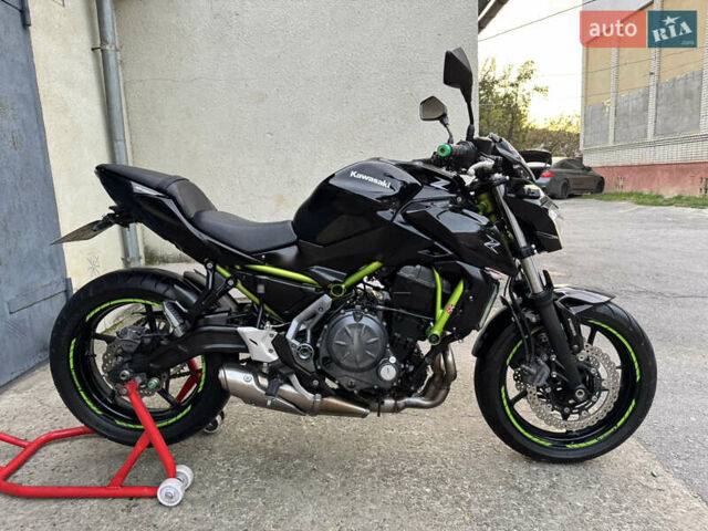 Черный Кавасаки Z 650, объемом двигателя 0.65 л и пробегом 32 тыс. км за 6100 $, фото 1 на Automoto.ua