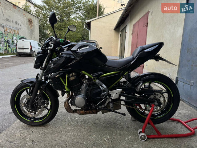 Черный Кавасаки Z 650, объемом двигателя 0.65 л и пробегом 32 тыс. км за 6100 $, фото 5 на Automoto.ua