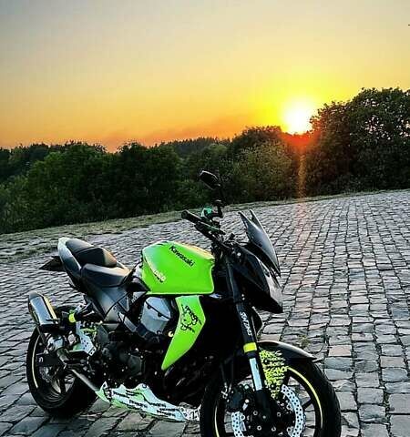 Черный Кавасаки Z 750, объемом двигателя 0.75 л и пробегом 50 тыс. км за 6200 $, фото 4 на Automoto.ua