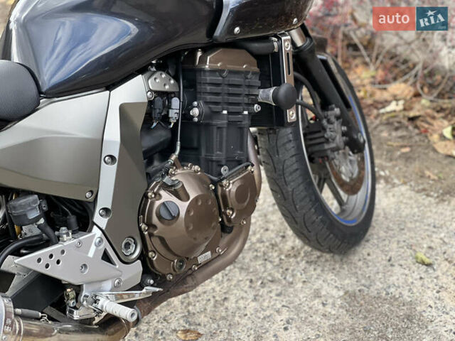 Черный Кавасаки Z 750, объемом двигателя 0.75 л и пробегом 35 тыс. км за 4950 $, фото 19 на Automoto.ua