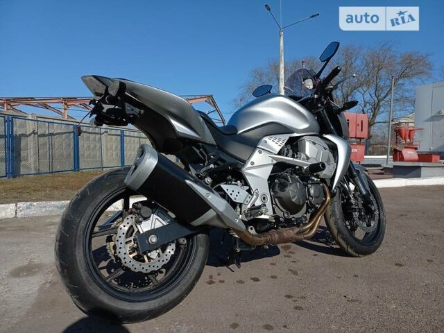 Кавасаки Z 750, объемом двигателя 0.75 л и пробегом 25 тыс. км за 6600 $, фото 5 на Automoto.ua