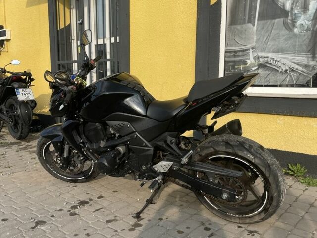 Кавасаки Z 750, объемом двигателя 0.75 л и пробегом 0 тыс. км за 3700 $, фото 6 на Automoto.ua