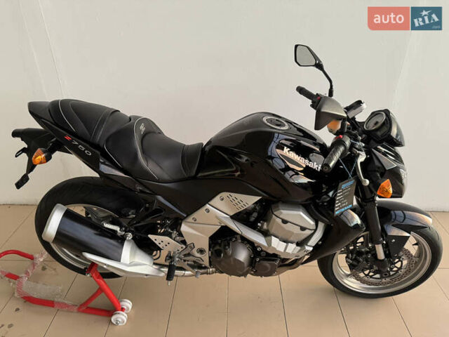 Кавасаки Z 750, объемом двигателя 0.75 л и пробегом 9 тыс. км за 6900 $, фото 4 на Automoto.ua