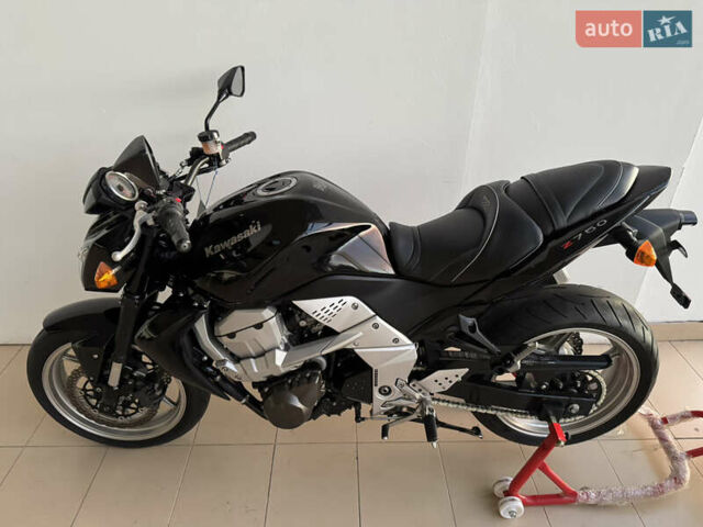 Кавасаки Z 750, объемом двигателя 0.75 л и пробегом 9 тыс. км за 6900 $, фото 10 на Automoto.ua