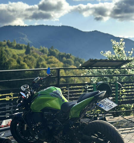 Кавасакі Z 750R, об'ємом двигуна 0.75 л та пробігом 40 тис. км за 7500 $, фото 8 на Automoto.ua