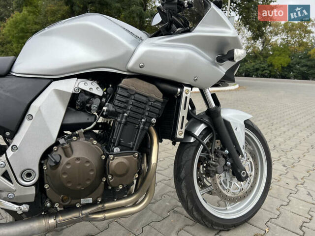 Серый Кавасаки Z 750S, объемом двигателя 0.75 л и пробегом 45 тыс. км за 5100 $, фото 4 на Automoto.ua