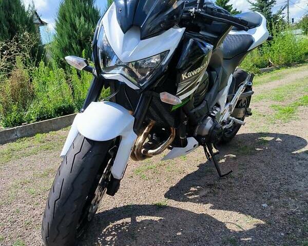Белый Кавасаки Z 800, объемом двигателя 0.81 л и пробегом 14 тыс. км за 8200 $, фото 3 на Automoto.ua