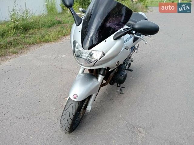 Серый Кавасаки ZR 7S, объемом двигателя 0 л и пробегом 46 тыс. км за 3300 $, фото 2 на Automoto.ua