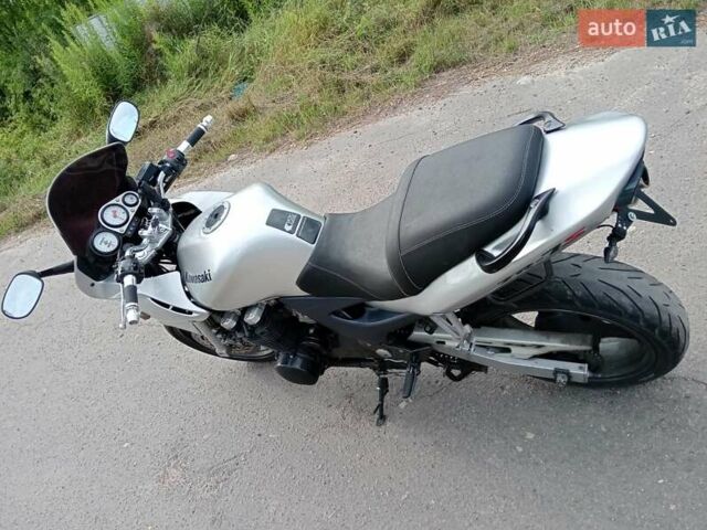 Серый Кавасаки ZR 7S, объемом двигателя 0 л и пробегом 46 тыс. км за 3300 $, фото 9 на Automoto.ua