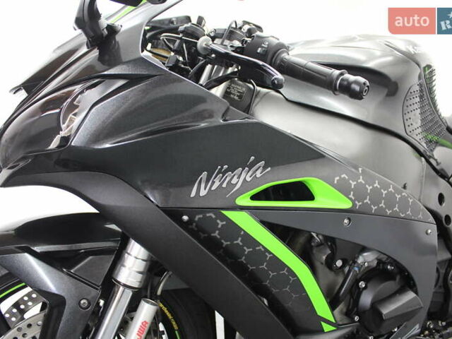 Серый Кавасаки ZX 10R, объемом двигателя 1 л и пробегом 20 тыс. км за 16900 $, фото 12 на Automoto.ua
