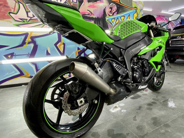 Зеленый Кавасаки ZX 6R, объемом двигателя 0.6 л и пробегом 22 тыс. км за 6200 $, фото 4 на Automoto.ua