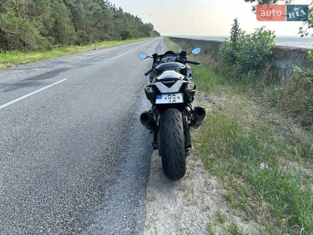 Черный Кавасаки ZZR 1400, объемом двигателя 1.44 л и пробегом 21 тыс. км за 16000 $, фото 10 на Automoto.ua