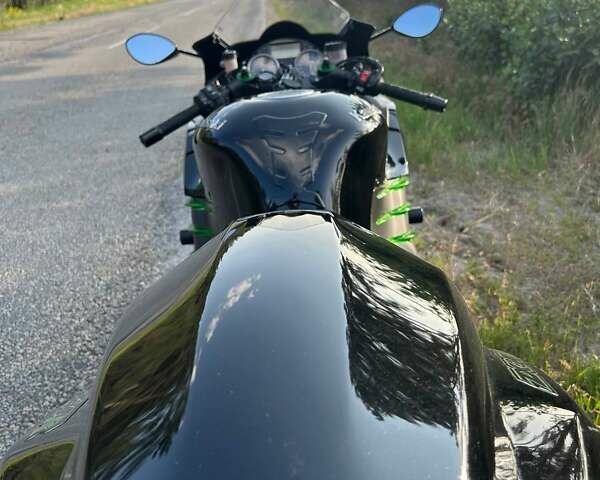 Черный Кавасаки ZZR 1400, объемом двигателя 1.44 л и пробегом 21 тыс. км за 16000 $, фото 3 на Automoto.ua