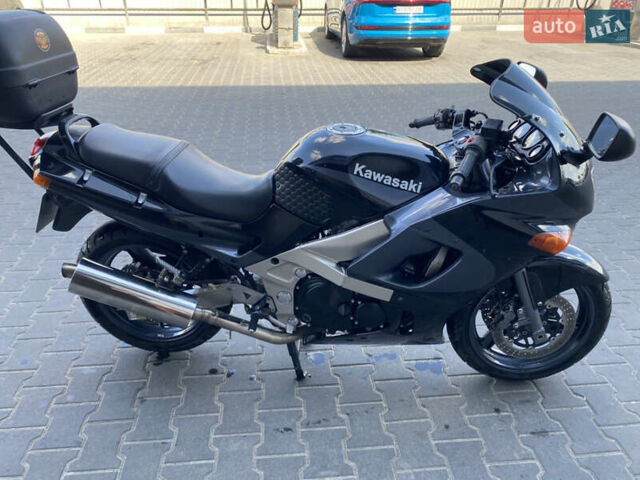 Черный Кавасаки ZZR 400, объемом двигателя 0.4 л и пробегом 34 тыс. км за 3000 $, фото 1 на Automoto.ua