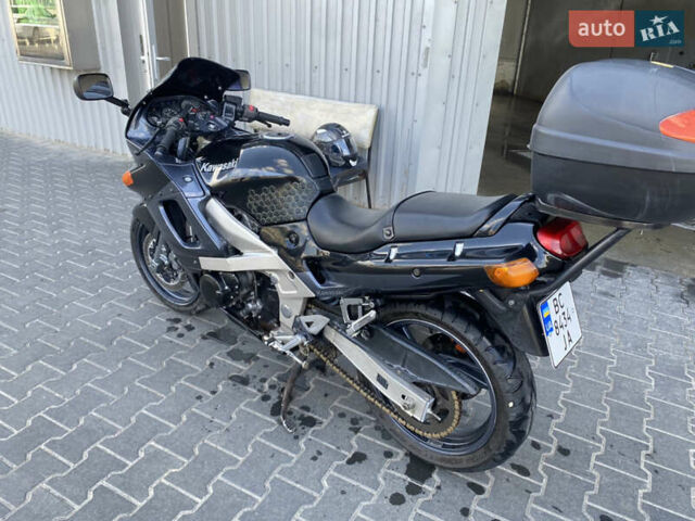 Черный Кавасаки ZZR 400, объемом двигателя 0.4 л и пробегом 34 тыс. км за 3000 $, фото 3 на Automoto.ua