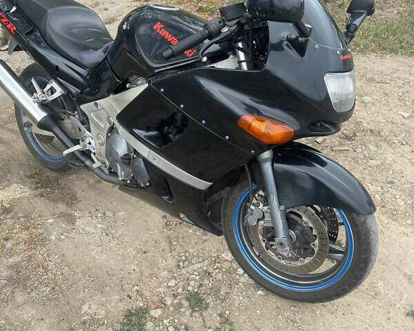 Кавасаки ZZR 400, объемом двигателя 0 л и пробегом 25 тыс. км за 2600 $, фото 4 на Automoto.ua