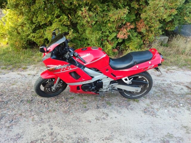 Кавасаки ZZR 400, объемом двигателя 0.4 л и пробегом 0 тыс. км за 2100 $, фото 2 на Automoto.ua