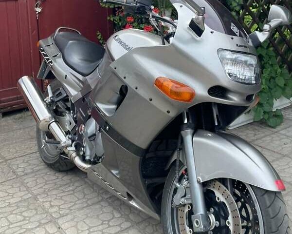 Кавасаки ZZR 600, объемом двигателя 0 л и пробегом 33 тыс. км за 4100 $, фото 1 на Automoto.ua