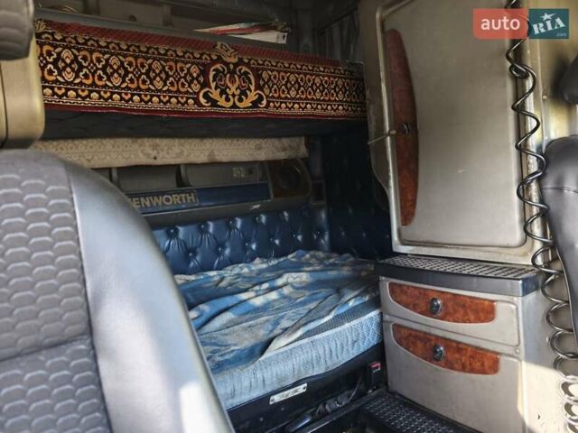 Синий Кенворт T2000, объемом двигателя 12 л и пробегом 1000 тыс. км за 10000 $, фото 6 на Automoto.ua