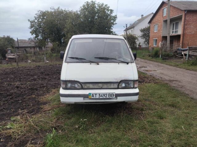 Білий Кіа Беста, об'ємом двигуна 2.2 л та пробігом 300 тис. км за 950 $, фото 3 на Automoto.ua