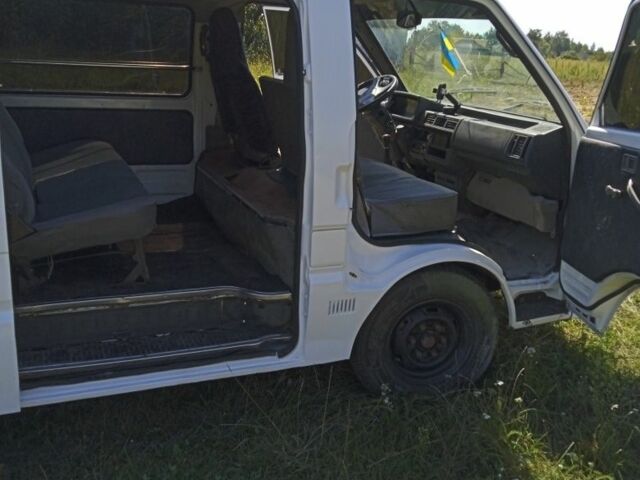Белый Киа Беста, объемом двигателя 2 л и пробегом 12 тыс. км за 2250 $, фото 3 на Automoto.ua