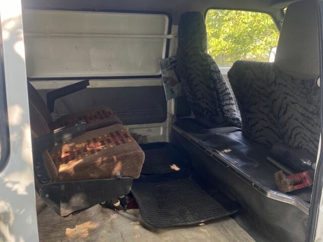 Белый Киа Беста, объемом двигателя 2.5 л и пробегом 222 тыс. км за 1300 $, фото 7 на Automoto.ua