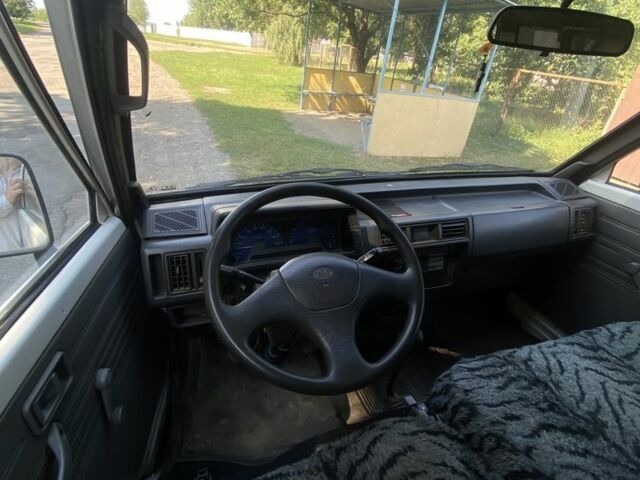 Белый Киа Беста, объемом двигателя 2.5 л и пробегом 222 тыс. км за 1300 $, фото 9 на Automoto.ua