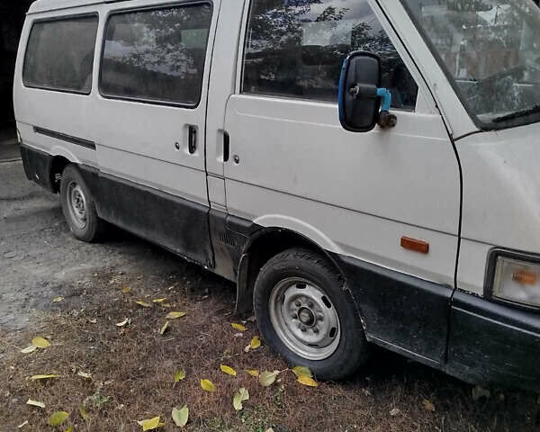 Белый Киа Беста, объемом двигателя 0 л и пробегом 150 тыс. км за 2000 $, фото 1 на Automoto.ua