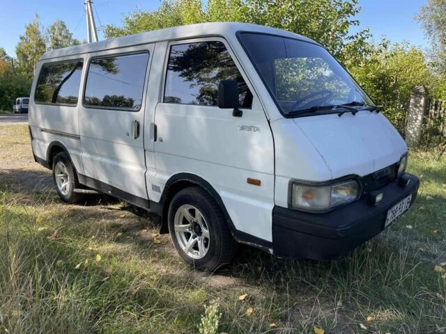 Белый Киа Беста, объемом двигателя 2.2 л и пробегом 500 тыс. км за 1550 $, фото 1 на Automoto.ua