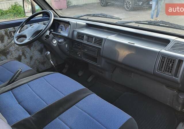 Синий Киа Беста, объемом двигателя 2.2 л и пробегом 195 тыс. км за 4100 $, фото 9 на Automoto.ua