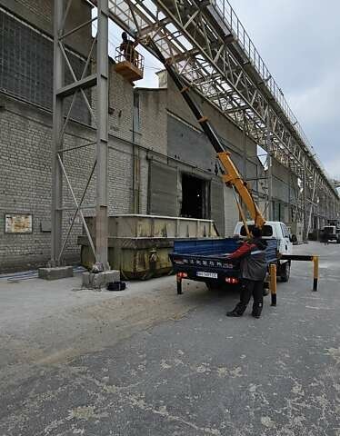 Белый Киа Бонго, объемом двигателя 2.9 л и пробегом 208 тыс. км за 20000 $, фото 4 на Automoto.ua