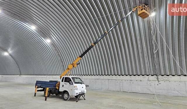 Белый Киа Бонго, объемом двигателя 2.9 л и пробегом 208 тыс. км за 20000 $, фото 7 на Automoto.ua