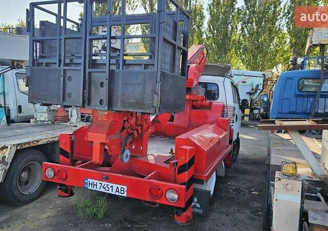 Белый Киа Бонго, объемом двигателя 2.9 л и пробегом 140 тыс. км за 40000 $, фото 6 на Automoto.ua