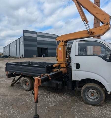 Білий Кіа Бонго, об'ємом двигуна 2.48 л та пробігом 220 тис. км за 25000 $, фото 15 на Automoto.ua