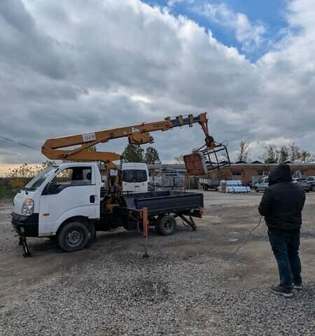 Білий Кіа Бонго, об'ємом двигуна 2.48 л та пробігом 220 тис. км за 25000 $, фото 11 на Automoto.ua