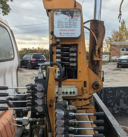 Білий Кіа Бонго, об'ємом двигуна 2.48 л та пробігом 220 тис. км за 25000 $, фото 9 на Automoto.ua