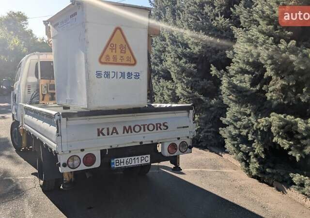 Білий Кіа Бонго, об'ємом двигуна 2.5 л та пробігом 77 тис. км за 30000 $, фото 9 на Automoto.ua