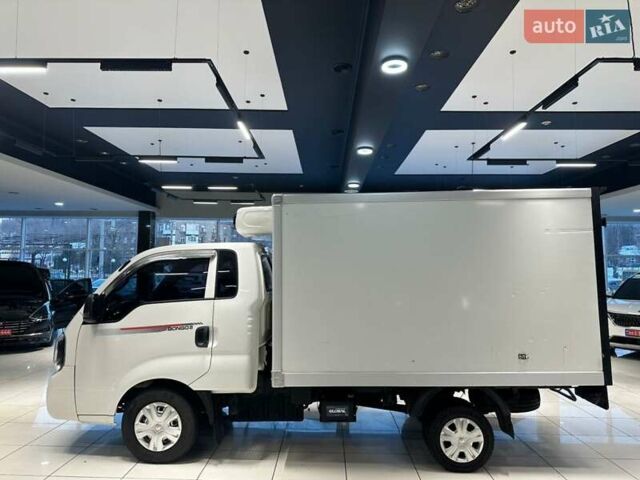 Белый Киа Бонго, объемом двигателя 2.5 л и пробегом 167 тыс. км за 23700 $, фото 4 на Automoto.ua