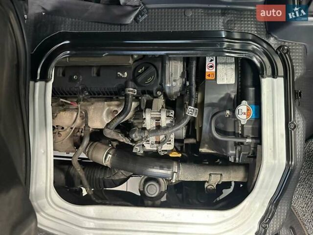 Белый Киа Бонго, объемом двигателя 2.5 л и пробегом 167 тыс. км за 23700 $, фото 14 на Automoto.ua