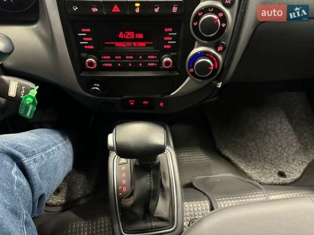 Белый Киа Бонго, объемом двигателя 2.5 л и пробегом 167 тыс. км за 23700 $, фото 20 на Automoto.ua