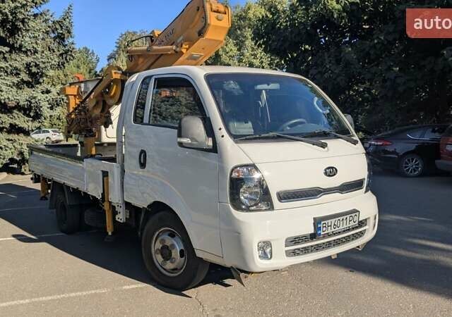Белый Киа Бонго, объемом двигателя 2.5 л и пробегом 77 тыс. км за 27000 $, фото 1 на Automoto.ua
