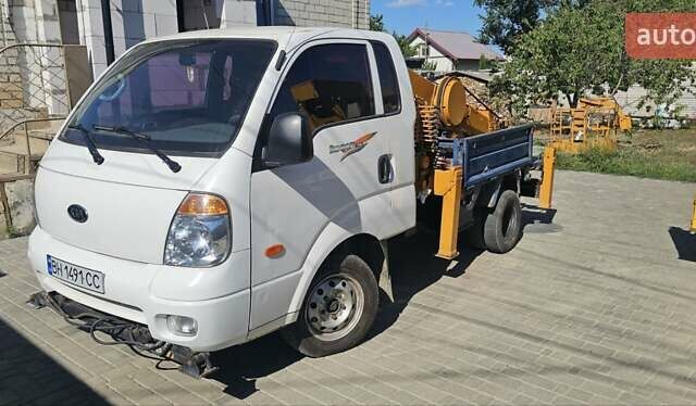 Белый Киа Бонго, объемом двигателя 2.9 л и пробегом 207 тыс. км за 15000 $, фото 12 на Automoto.ua