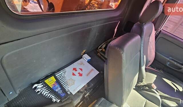 Белый Киа Бонго, объемом двигателя 2.9 л и пробегом 207 тыс. км за 15000 $, фото 5 на Automoto.ua