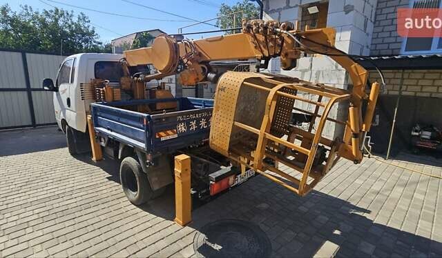 Белый Киа Бонго, объемом двигателя 2.9 л и пробегом 207 тыс. км за 15000 $, фото 9 на Automoto.ua